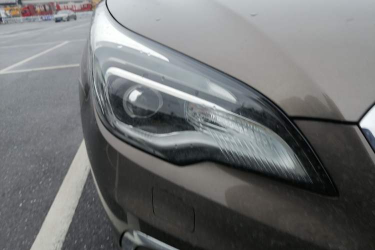 Used Buick Envision 2016 28T Four-Wheel Drive Elite Version Right Front Headlight