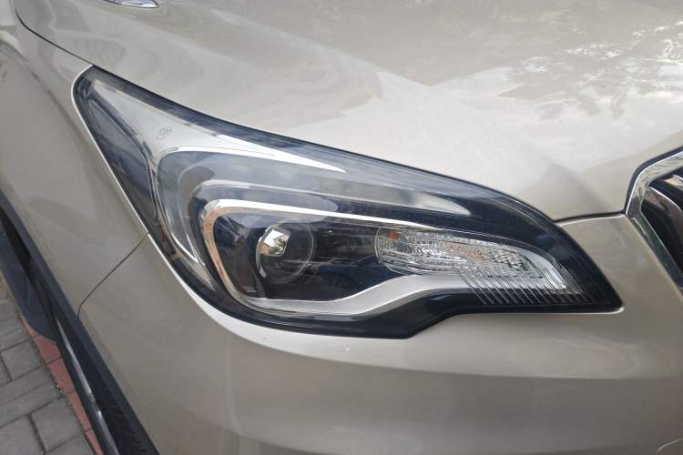Used Buick Envision 2016 20T Two-Wheel-Drive Elite Model Right Front Headlight
