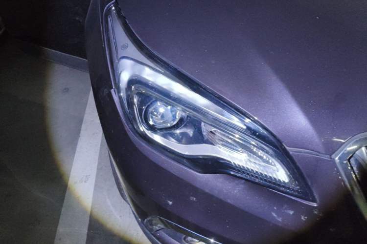 Used Buick Envision 2016 20T Two-Wheel Drive Leading Version Right Front Headlight