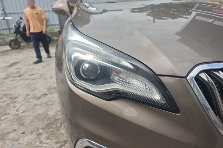Used Buick Envision 2016 20T Four-Wheel Drive Elite Model Right Front Headlight
