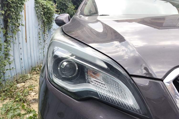Used Buick Envision 2016 20T Two-Wheel-Drive Elite Model Right Front Headlight