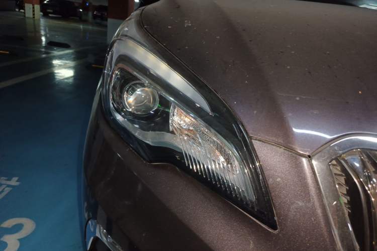 Used Buick Envision 2016 20T Two-Wheel-Drive Elite Model Right Front Headlight