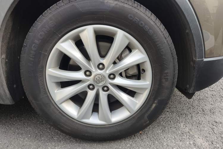 Used Buick Envision 2016 28T Four-Wheel Drive Elite Version Right Front Wheel Hub
