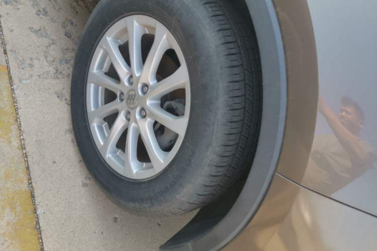 Used Buick Envision 2016 20T Two-Wheel Drive Leading Version Right Front Wheel Hub