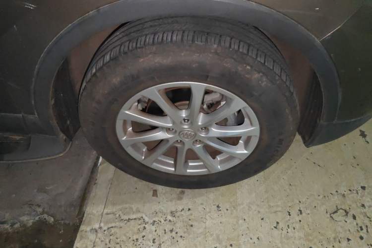 Used Buick Envision 2016 20T Two-Wheel-Drive Elite Model Right Front Wheel Hub