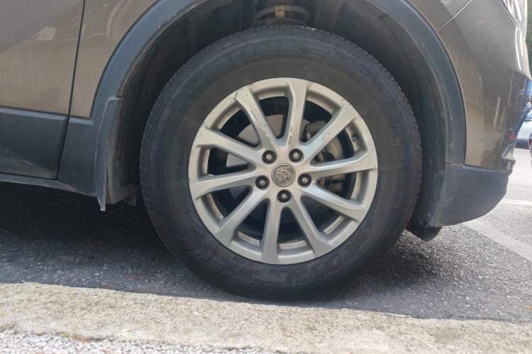 Used Buick Envision 2016 20T Two-Wheel Drive Leading Version Right Front Wheel Hub