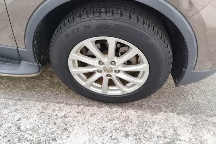 Used Buick Envision 2016 20T Two-Wheel-Drive Elite Model Right Front Wheel Hub