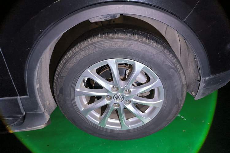 Used Buick Envision 2016 20T Two-Wheel Drive Leading Version Right Front Wheel Hub