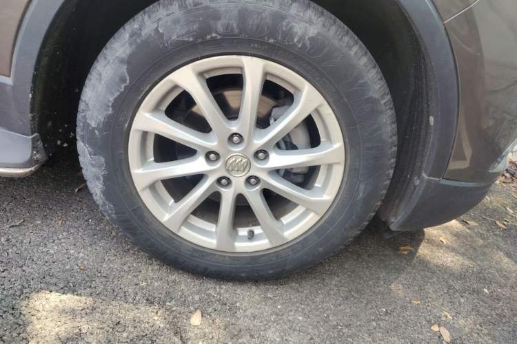 Used Buick Envision 2016 20T Two-Wheel-Drive Elite Model Right Front Wheel Hub