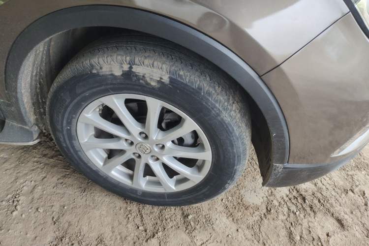 Used Buick Envision 2016 20T Two-Wheel-Drive Elite Model Right Front Wheel Hub