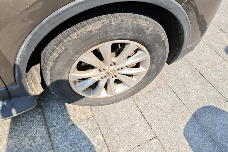 Used Buick Envision 2016 28T Four-Wheel Drive Luxury Model Right Front Wheel Hub