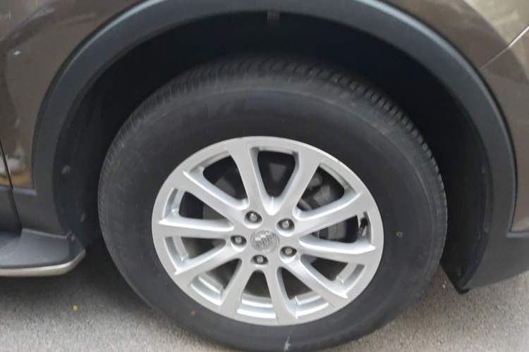 Used Buick Envision 2016 20T Two-Wheel-Drive Elite Model Right Front Wheel Hub