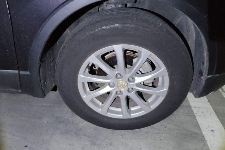 Used Buick Envision 2016 20T Two-Wheel Drive Leading Version Right Front Wheel Hub