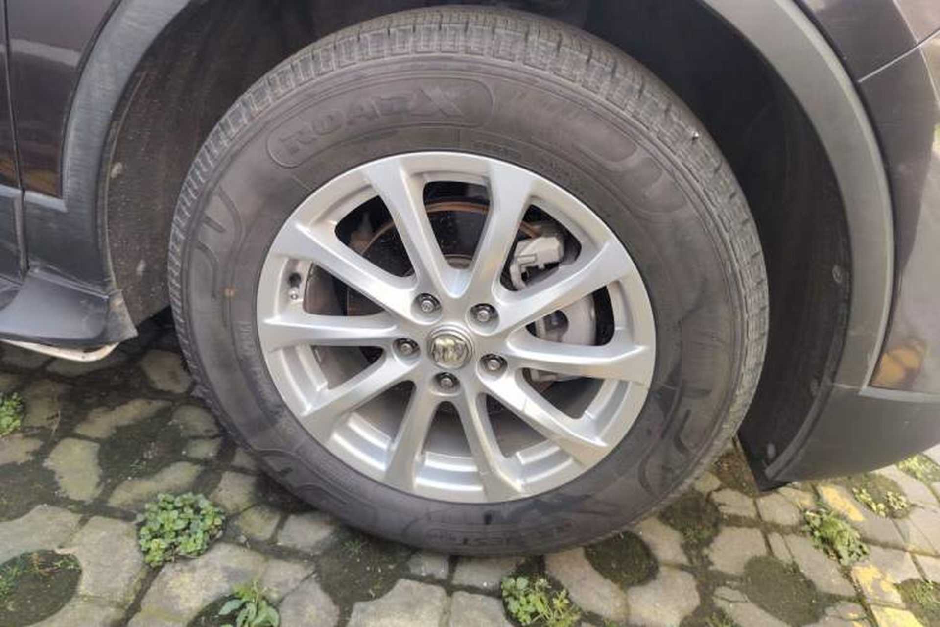 Used Buick Envision 2016 20T Two-Wheel Drive Leading Version Right Front Wheel Hub
