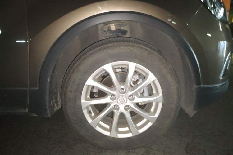 Used Buick Envision 2016 20T Four-Wheel Drive Luxury Model Right Front Wheel Hub