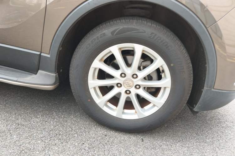 Used Buick Envision 2016 20T Two-Wheel-Drive Elite Model Right Front Wheel Hub