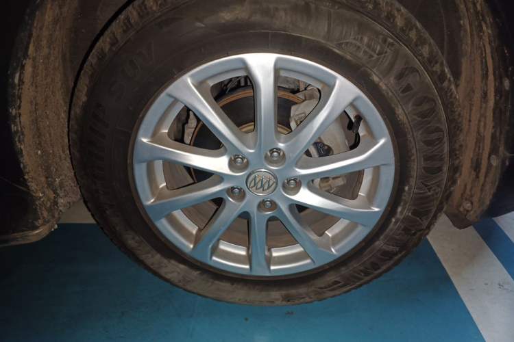 Used Buick Envision 2016 20T Two-Wheel-Drive Elite Model Right Front Wheel Hub