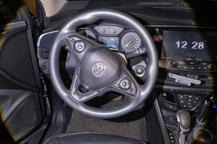 Used Buick Envision 2016 20T Two-Wheel Drive Leading Version Steering Wheel