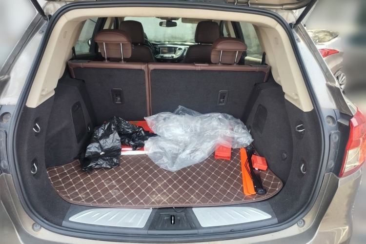 Used Buick Envision 2016 20T Two-Wheel-Drive Elite Model Trunk