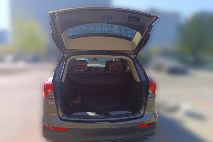 Used Buick Envision 2016 20T Two-Wheel-Drive Elite Model Trunk