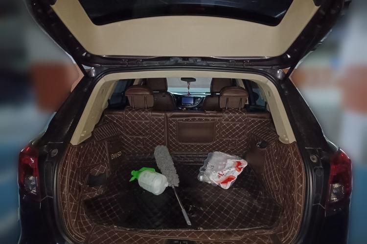 Used Buick Envision 2016 20T Two-Wheel-Drive Elite Model Trunk