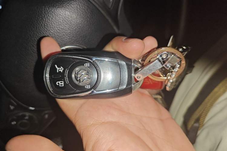 Used Buick Envision 2016 28T Four-Wheel Drive Luxury Model Vehicle Key