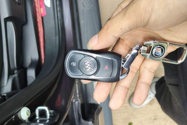 Used Buick Envision 2016 20T Two-Wheel-Drive Elite Model Vehicle Key
