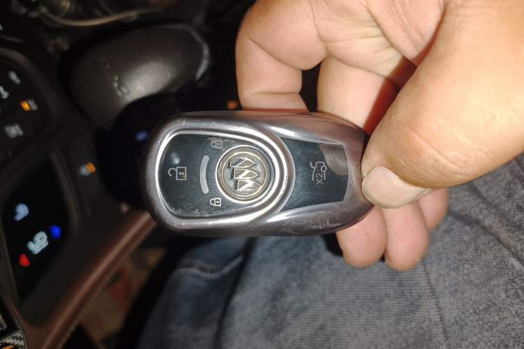 Used Buick Envision 2016 20T Two-Wheel-Drive Elite Model Vehicle Key