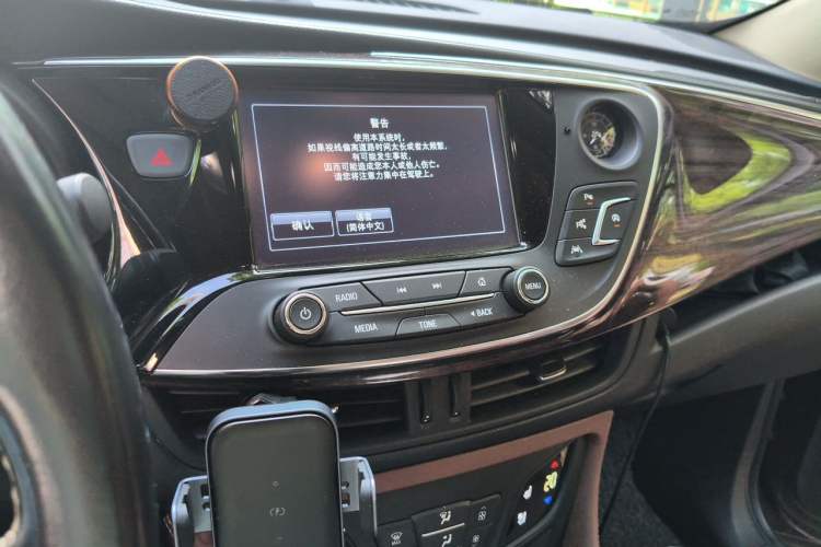 Used Buick Envision 2016 28T Four-Wheel Drive Luxury Model Audio And AC Panel