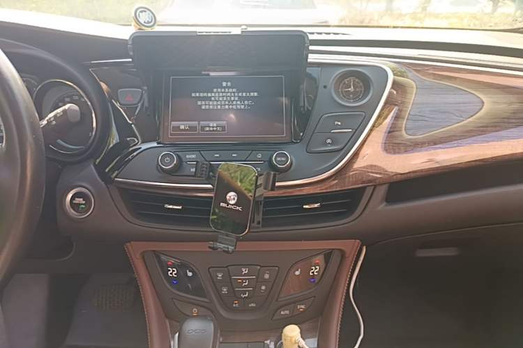 Used Buick Envision 2016 20T Two-Wheel-Drive Elite Model Audio And AC Panel