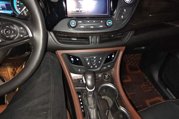 Used Buick Envision 2016 20T Two-Wheel-Drive Elite Model Audio And AC Panel