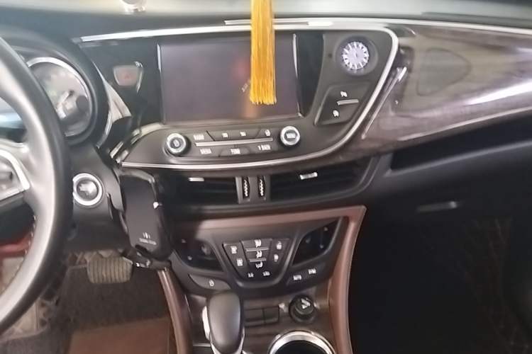 Used Buick Envision 2016 20T Two-Wheel-Drive Elite Model Audio And AC Panel