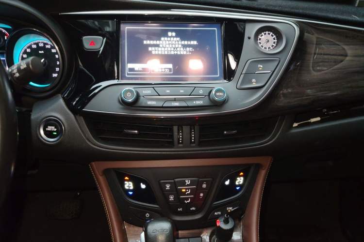 Used Buick Envision 2016 20T Two-Wheel-Drive Elite Model Audio And AC Panel