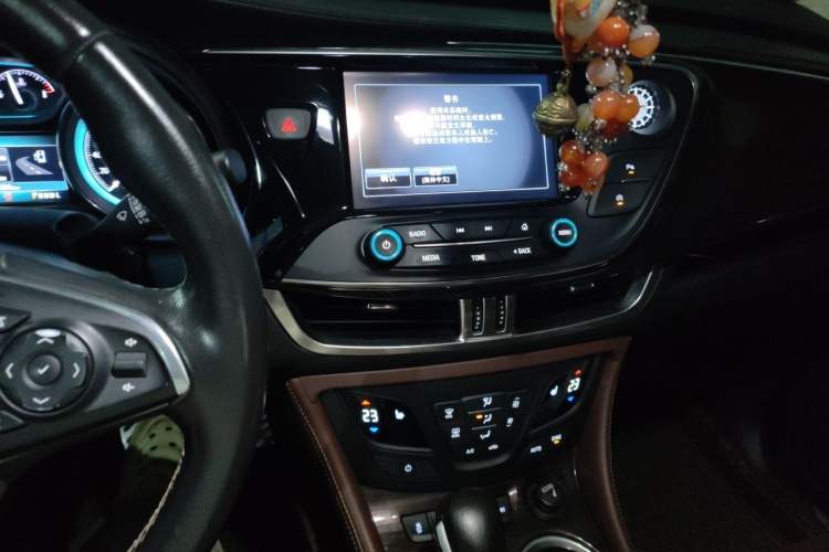 Used Buick Envision 2016 28T Four-Wheel Drive Elite Version Audio And AC Panel
