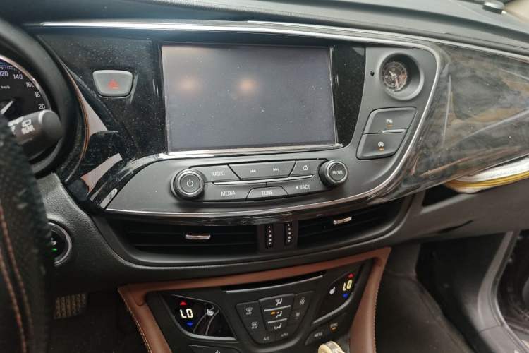 Used Buick Envision 2016 20T Two-Wheel-Drive Elite Model Audio And AC Panel