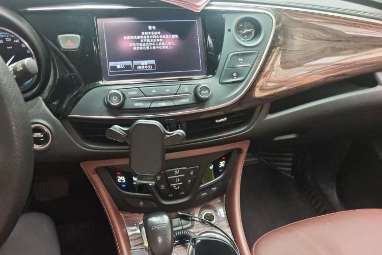 Used Buick Envision 2016 20T Two-Wheel-Drive Elite Model Audio And AC Panel