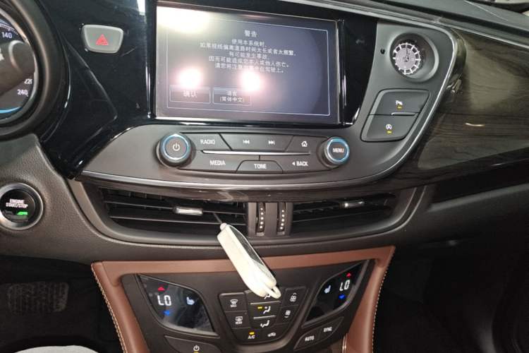 Used Buick Envision 2016 28T Four-Wheel Drive Elite Version Audio And AC Panel