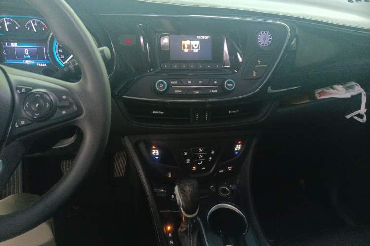 Used Buick Envision 2016 20T Two-Wheel Drive Leading Version Audio And AC Panel
