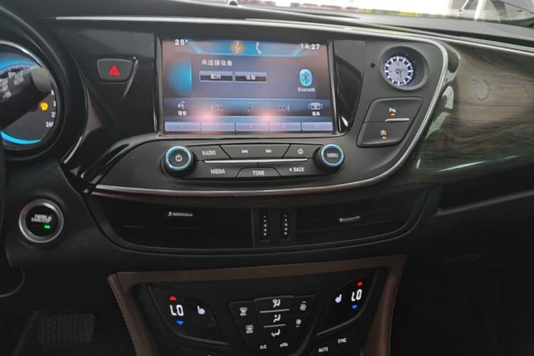 Used Buick Envision 2016 20T Two-Wheel-Drive Elite Model Audio And AC Panel