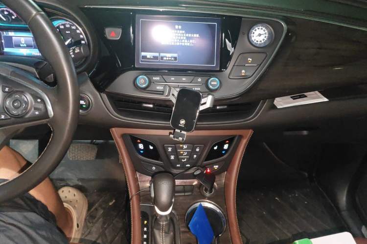 Used Buick Envision 2016 20T Two-Wheel-Drive Elite Model Audio And AC Panel