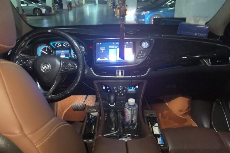 Used Buick Envision 2016 28T Four-Wheel Drive Luxury Model Center Console