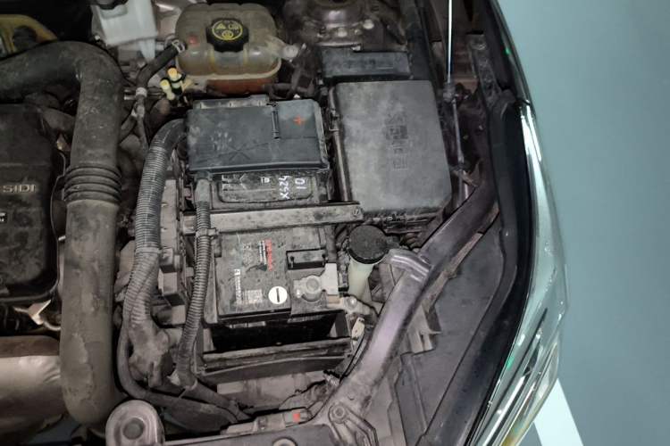 Used Buick Envision 2016 20T Two-Wheel Drive Leading Version Engine Bay Left