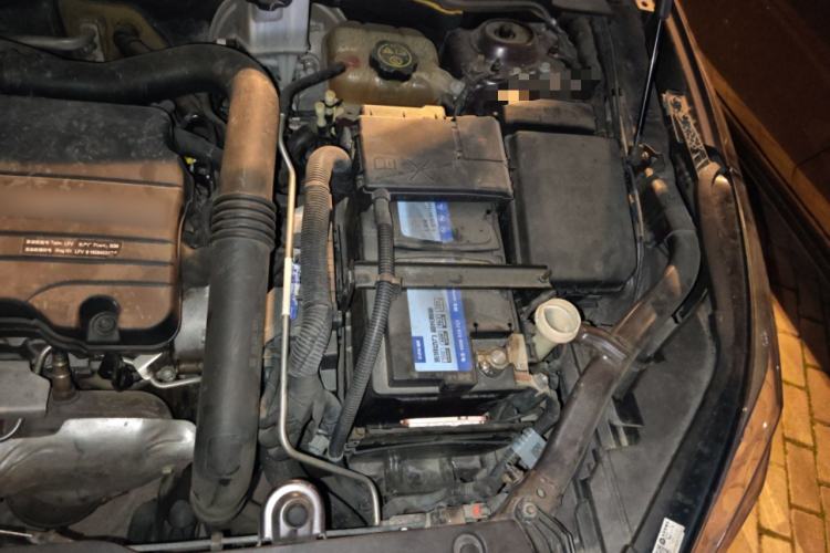 Used Buick Envision 2016 20T Two-Wheel-Drive Elite Model Engine Bay Left