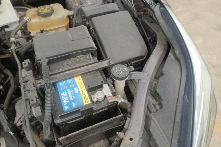 Used Buick Envision 2016 28T Four-Wheel Drive Luxury Model Engine Bay Left