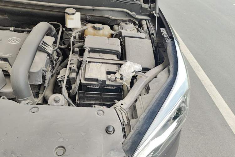 Used Buick Envision 2016 28T Four-Wheel Drive Elite Version Engine Bay Left