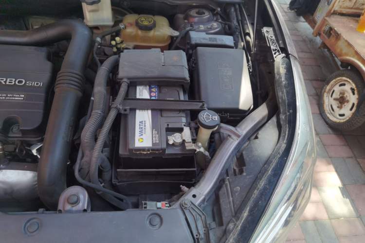 Used Buick Envision 2016 20T Two-Wheel-Drive Elite Model Engine Bay Left