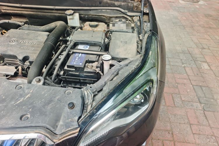 Used Buick Envision 2016 20T Two-Wheel-Drive Elite Model Engine Bay Left