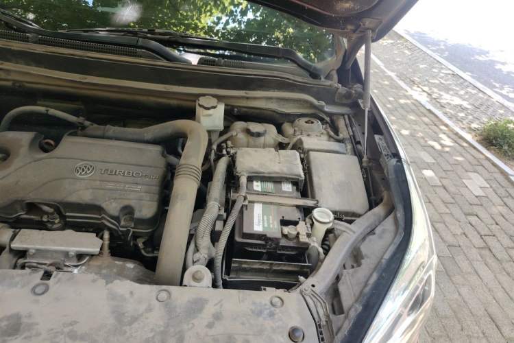 Used Buick Envision 2016 20T Two-Wheel-Drive Elite Model Engine Bay Left