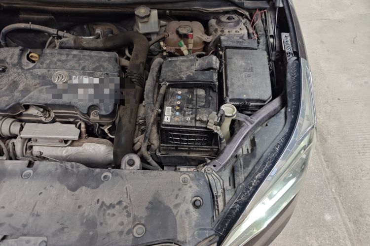 Used Buick Envision 2016 20T Two-Wheel Drive Leading Version Engine Bay Left