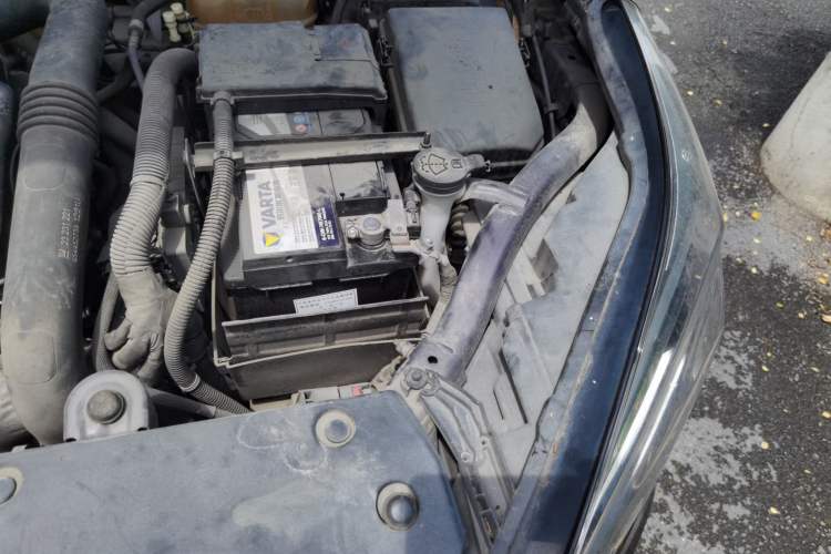 Used Buick Envision 2016 20T Two-Wheel-Drive Elite Model Engine Bay Left